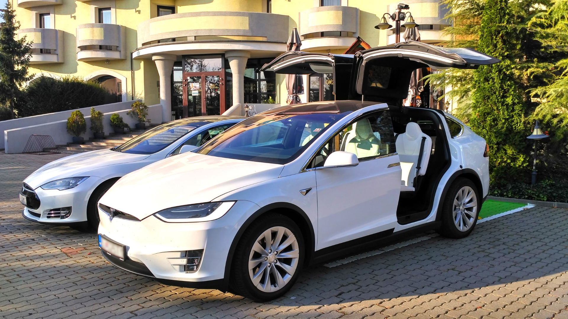Nová Tesla X